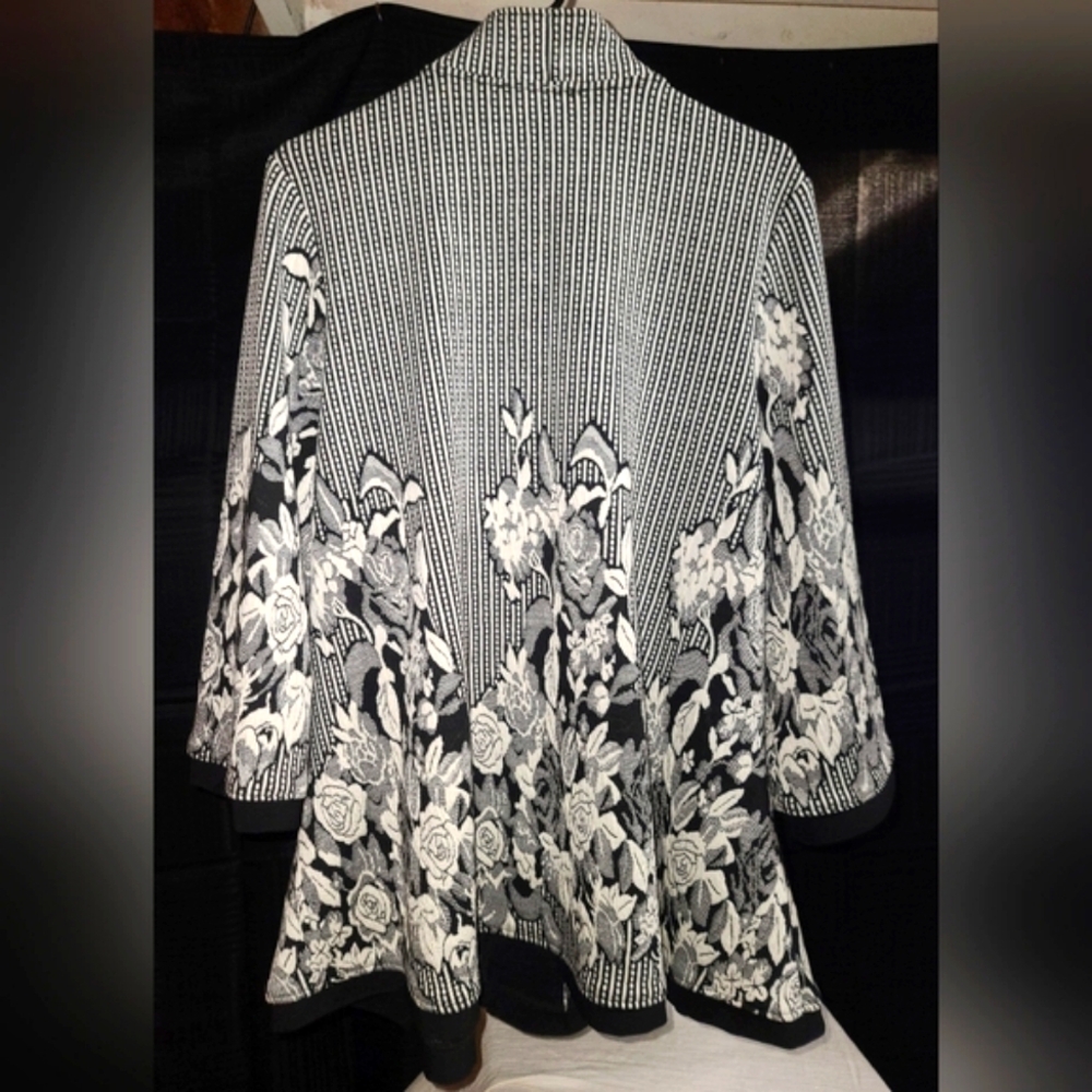 EUC Joseph Ribkoff Black and White Floral Jacket - Picture 2 of 7